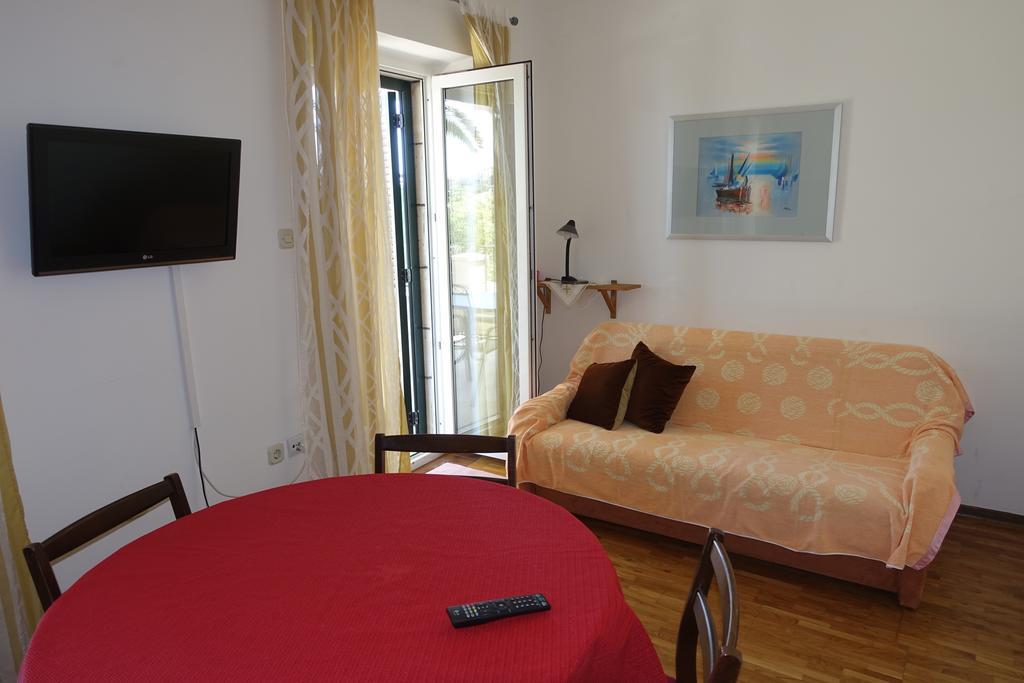 Apartments Lena Podgora Bilik gambar